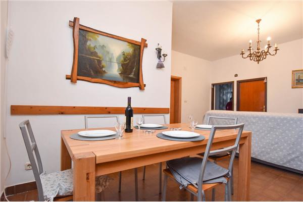 Apartment A1, for 5 persons