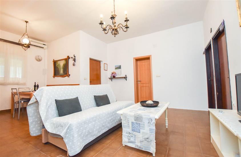 Apartment A1, for 5 persons