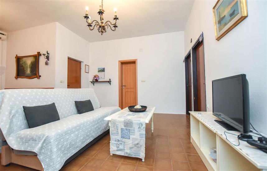 Apartment A1, for 5 persons