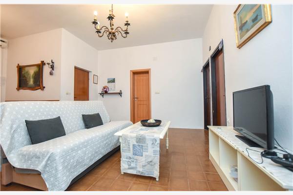 Apartment A1, for 5 persons