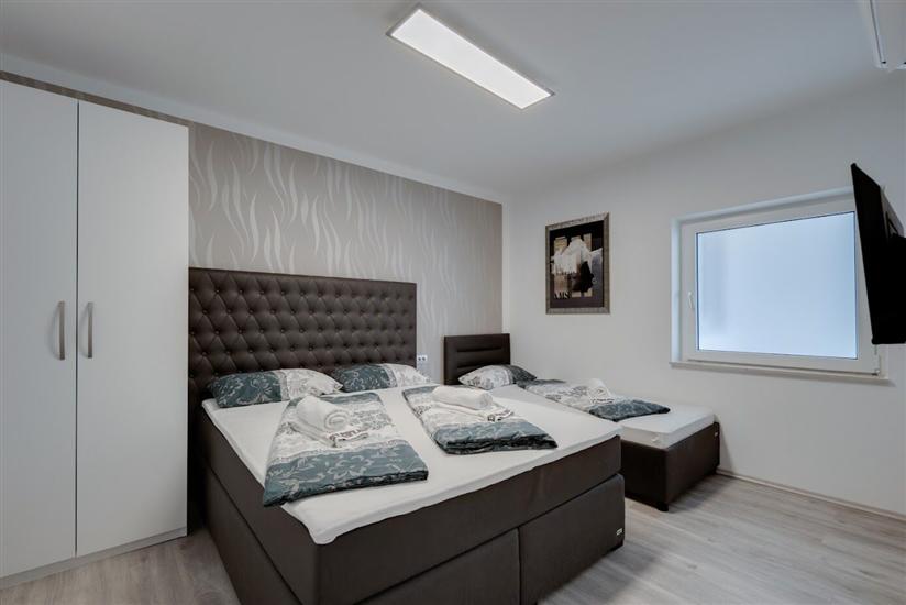 Apartment A5, for 8 persons