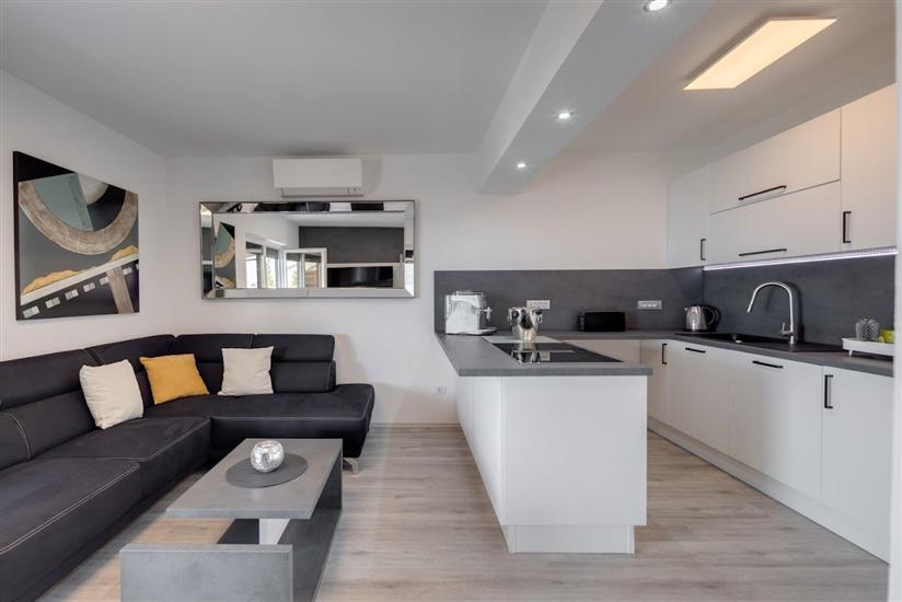 Apartment A5, for 8 persons