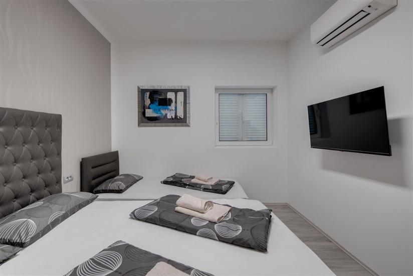 Apartment A4, for 8 persons