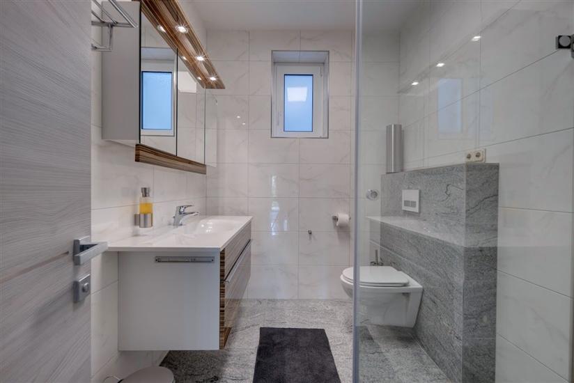 Apartment A4, for 8 persons