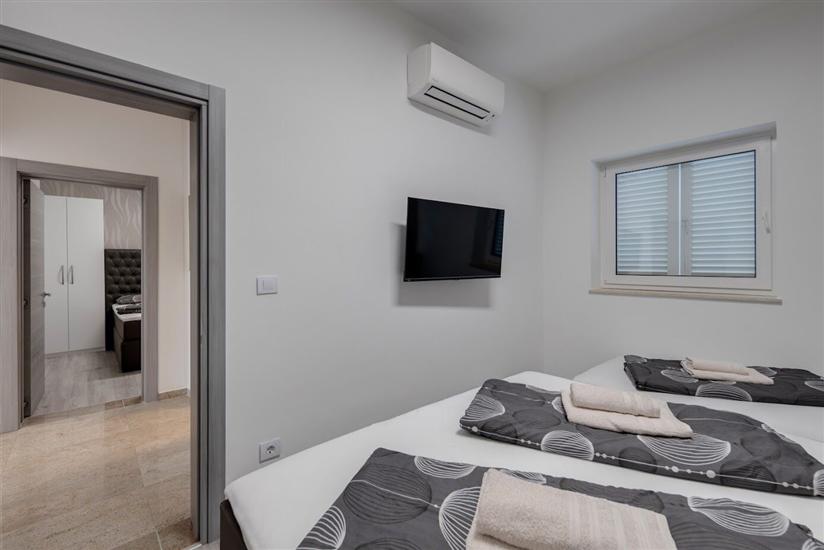 Apartment A4, for 8 persons