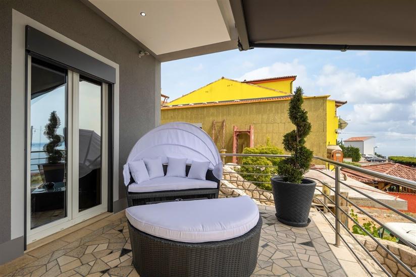 Apartment A4, for 8 persons