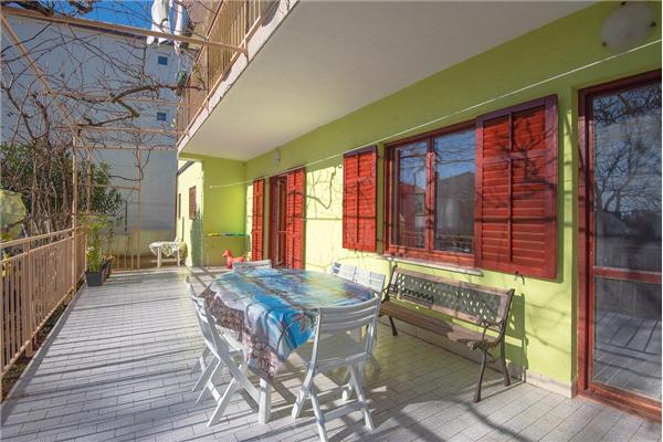 Apartment A1, for 6 persons