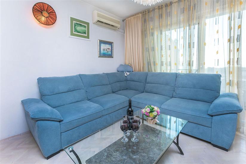Apartment A1, for 6 persons