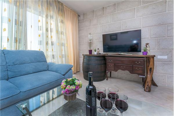 Apartment A1, for 6 persons