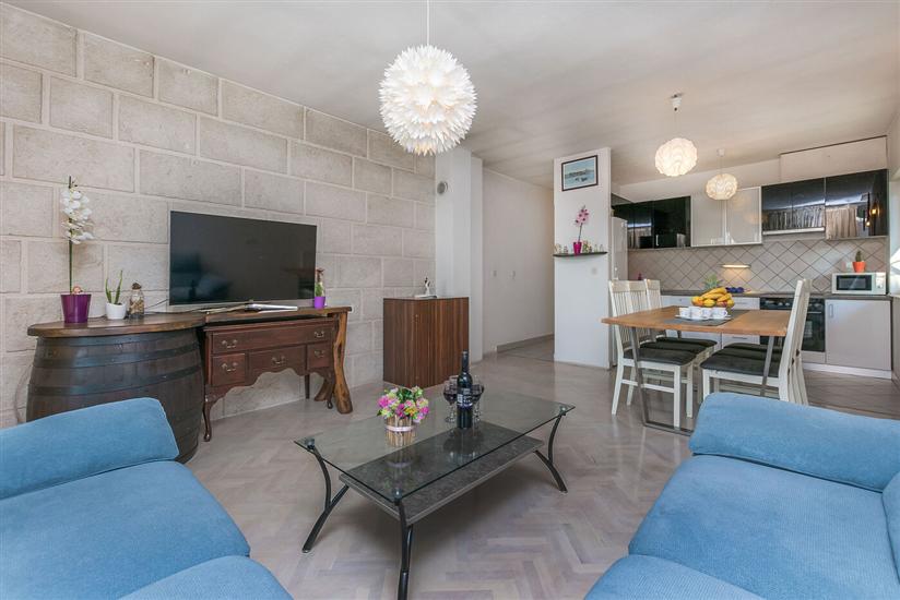 Apartment A1, for 6 persons