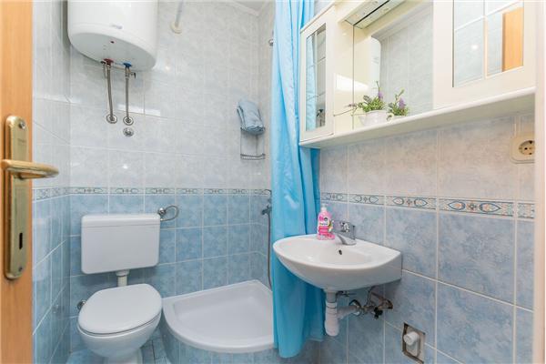 Apartment A1, for 6 persons