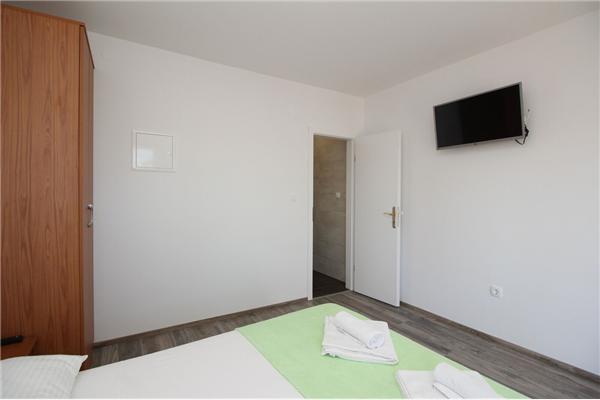 Room S3, for 2 persons