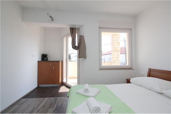 Room S3, for 2 persons