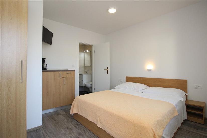 Room S4, for 2 persons