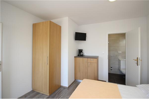 Room S4, for 2 persons