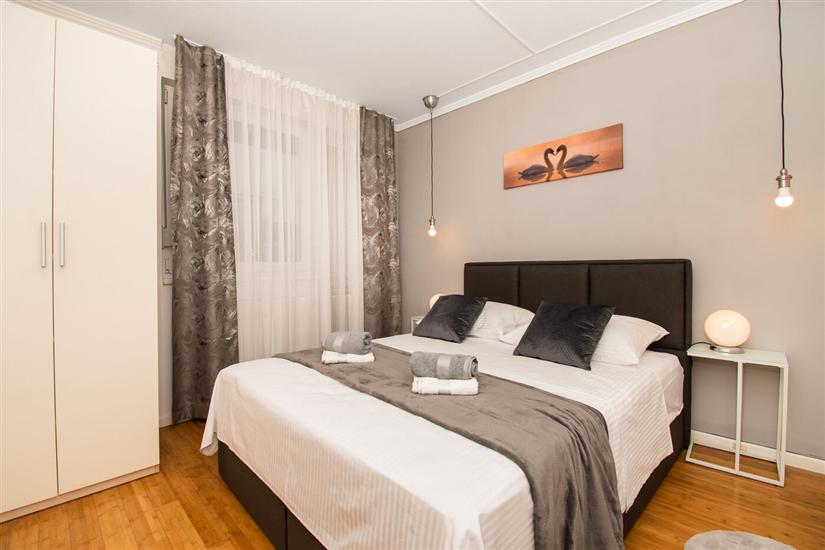 Apartment A1, for 5 persons