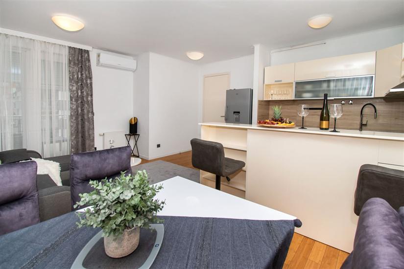 Apartment A1, for 5 persons