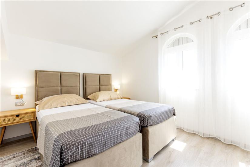 House K1, for 8 persons