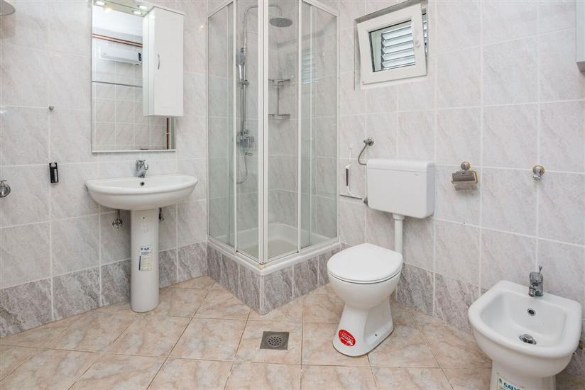 Apartment A1, for 6 persons