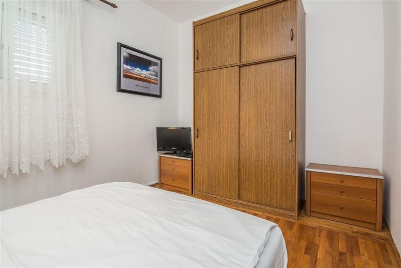 Apartment A1, for 6 persons