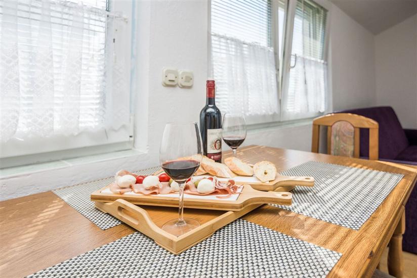 Apartment A4, for 4 persons