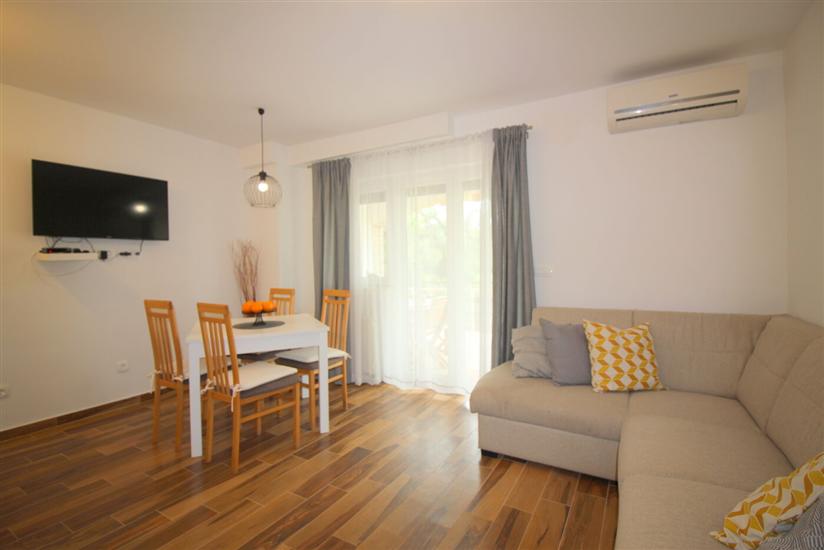 Apartment A1, for 5 persons