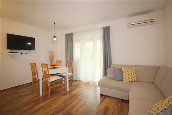 Apartment A1, for 5 persons
