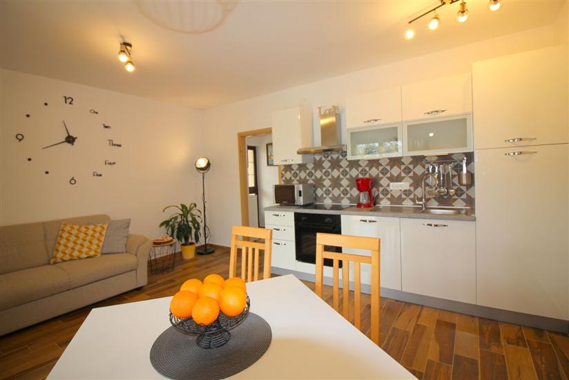 Apartment A1, for 5 persons