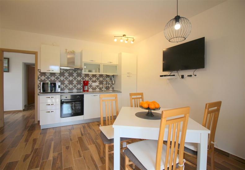 Apartment A1, for 5 persons