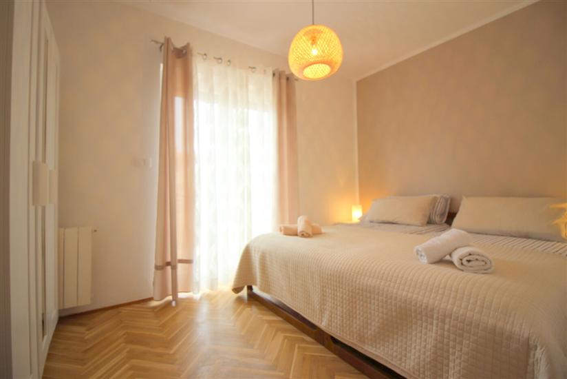 Apartment A1, for 5 persons