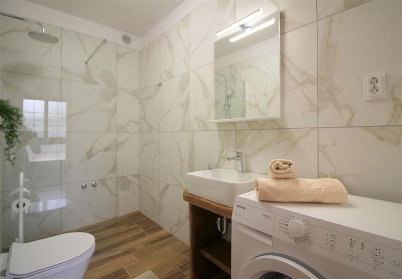 Apartment A1, for 5 persons