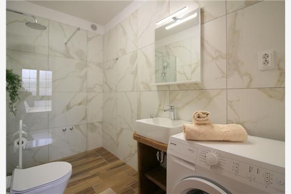 Apartment A1, for 5 persons