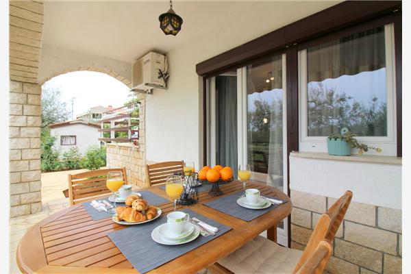 Apartment A1, for 5 persons