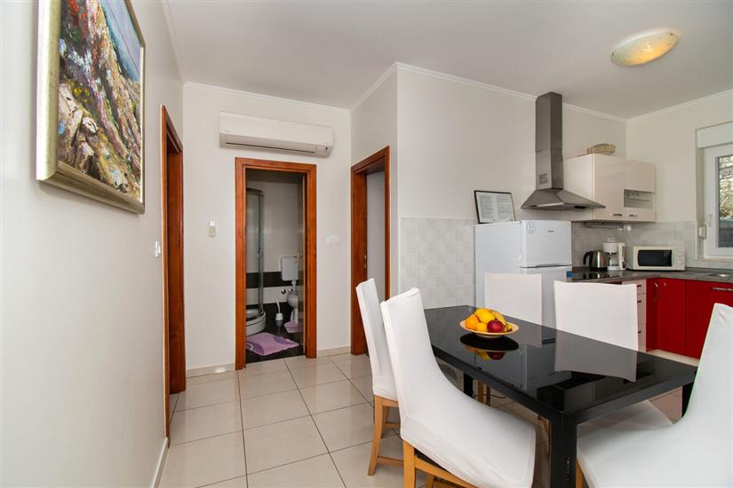 Apartment A1, for 6 persons