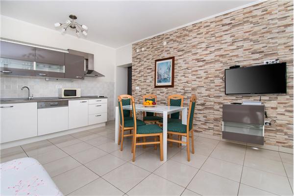 Apartment A2, for 6 persons