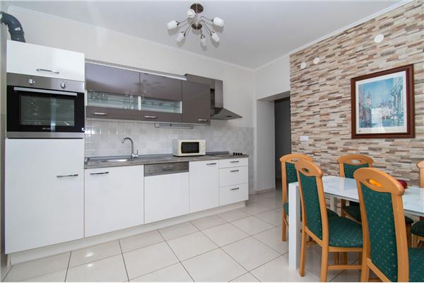 Apartment A2, for 6 persons