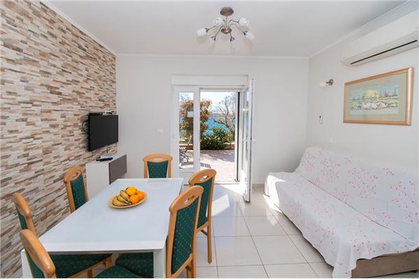 Apartment A2, for 6 persons