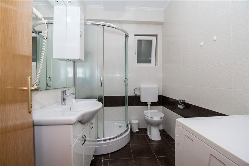 Apartment A2, for 6 persons