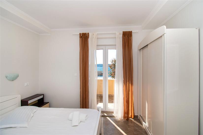 Apartment A2, for 6 persons