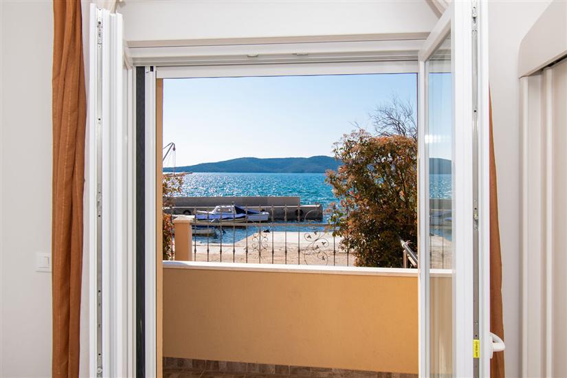 Apartment A2, for 6 persons