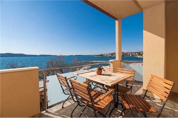 Apartment A4, for 6 persons