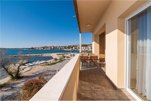 Apartment A4, for 6 persons