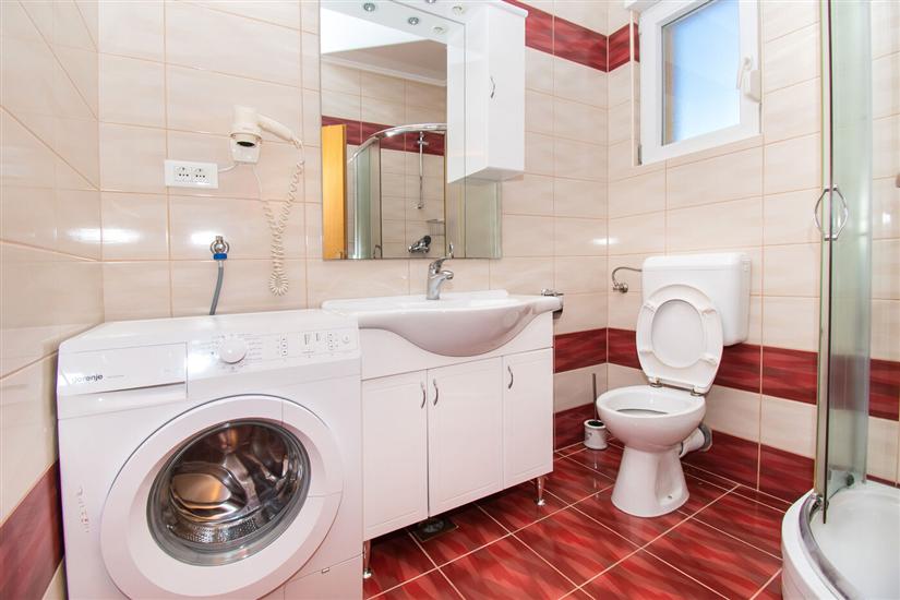 Apartment A4, for 6 persons