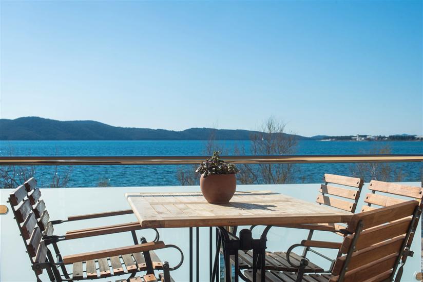 Apartment A4, for 6 persons