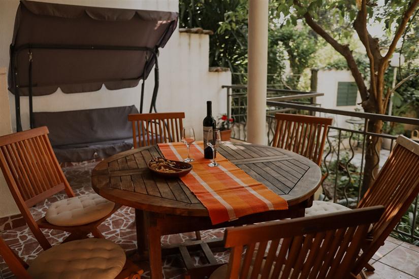 Apartment A1, for 6 persons