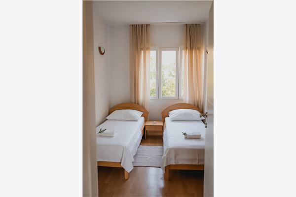 Apartment A2, for 6 persons