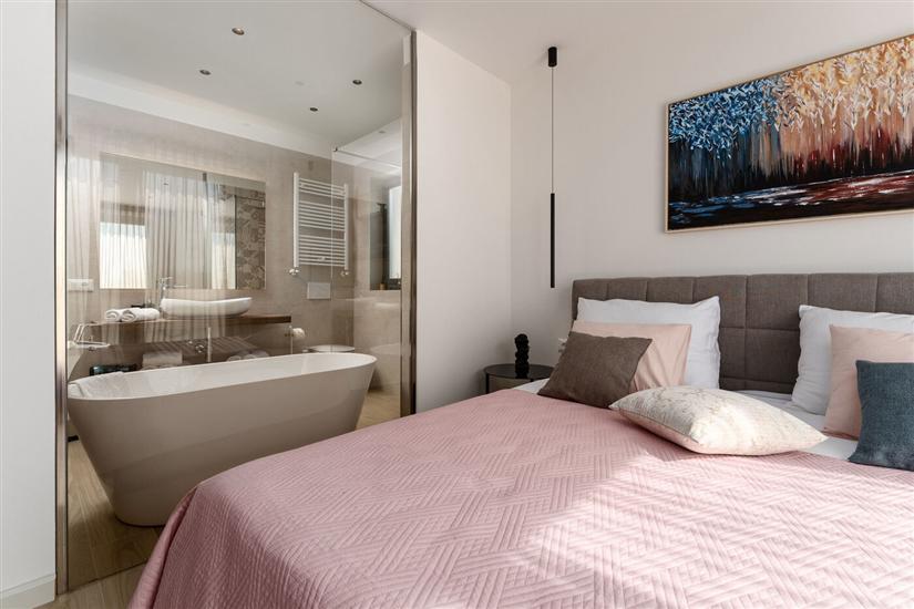 House K1, for 10 persons