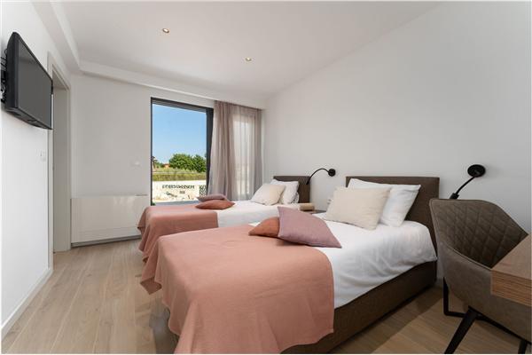 House K1, for 10 persons