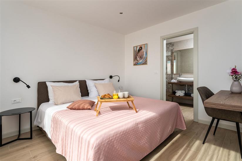 House K1, for 10 persons