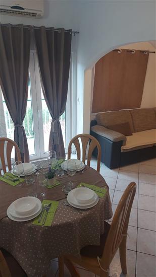 Apartment A1, for 5 persons